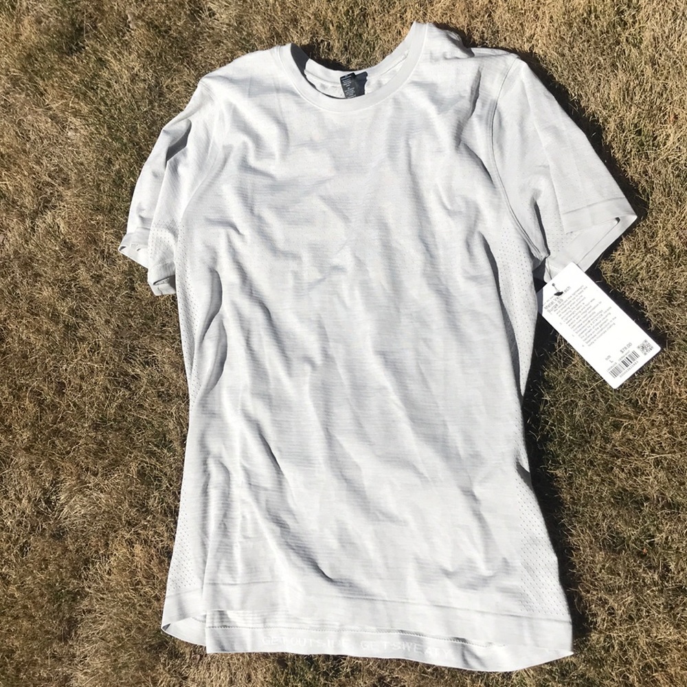 BRAND NEW LULULEMON MENS SHIRT